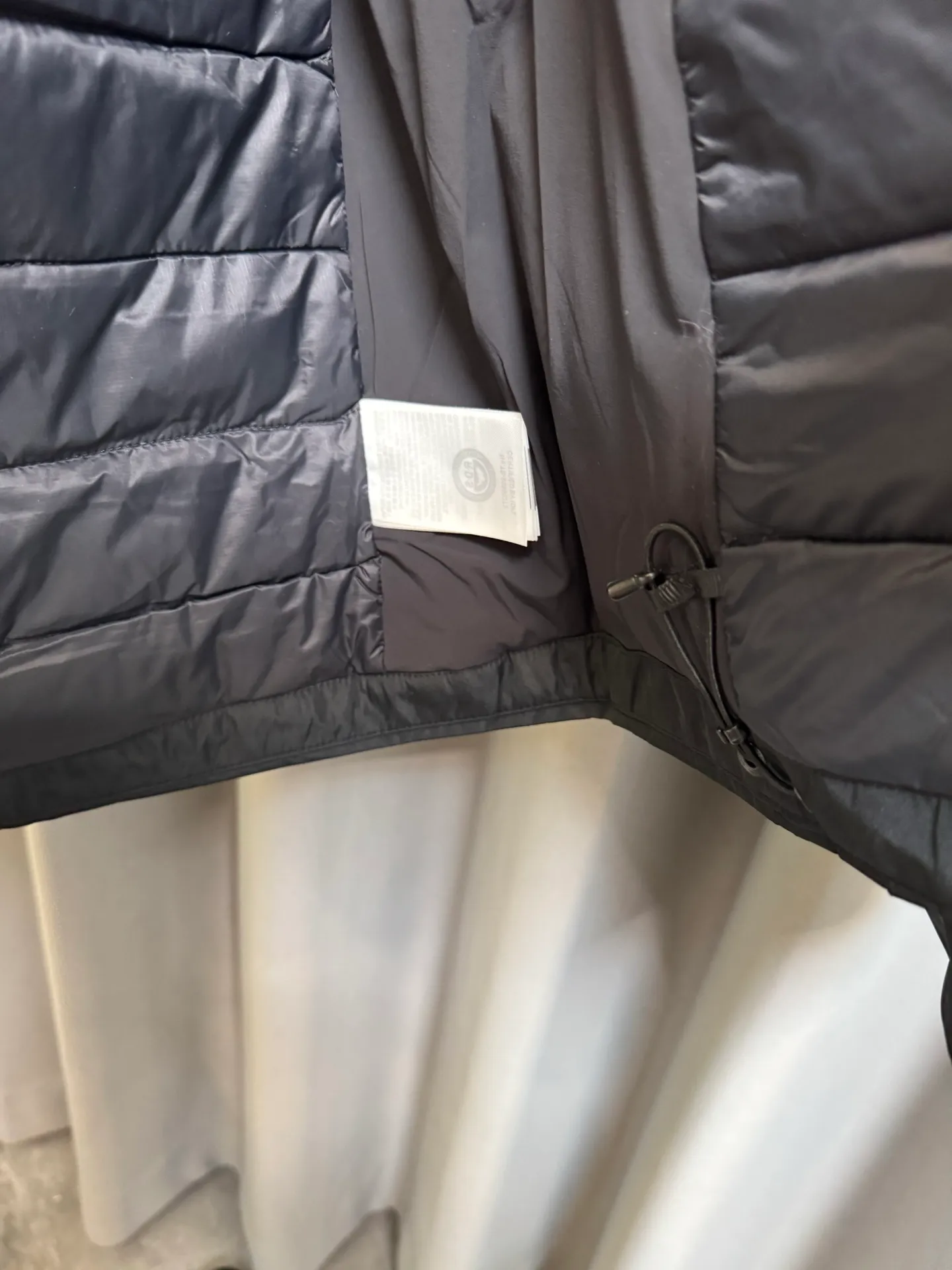 【Premium 】 ARC‘TERYX Solano Down Hoody + Breathable Versatile Gore Tex ， ！ 5 !! SOLANO + ， 、 Breathable 。New Arrival Solano Down Hoody 、 、 。Solano 、 ， 。 FAS GORE-TEX ， 。 ， Breathable。 ， rima Loft Breathable ！ Same Style ： Size：s/m/l/xl/2xl